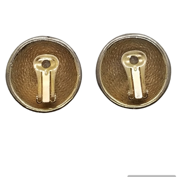 VINTAGE GOLDTONE WITH RED & GREEN ENAMEL INLAY DETAIL CLIP ON STATEMENT EARRINGS - Picture 5 of 5